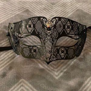 Metal laser cut men’s masquerade mask